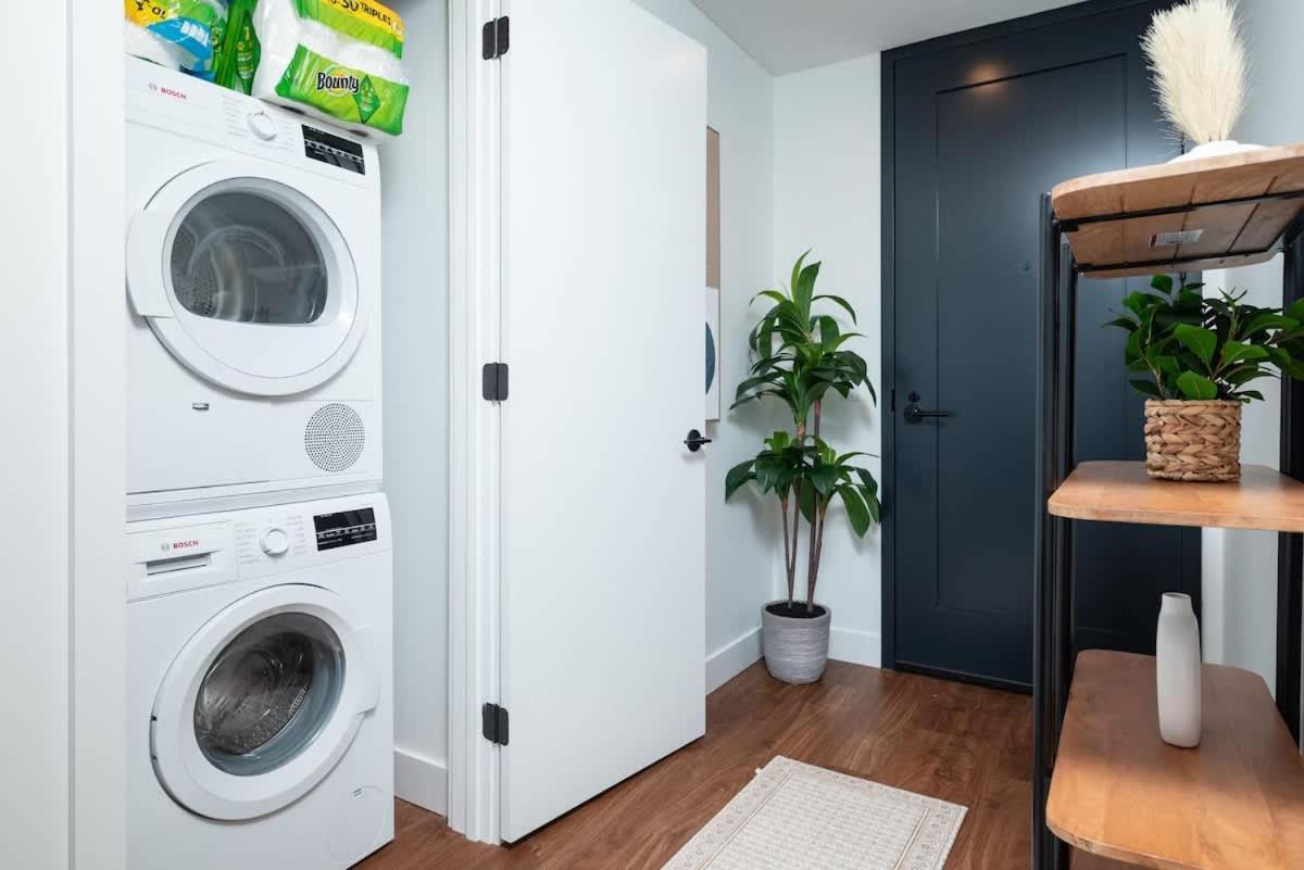 Back-bay Upscale Penthouse W Roof-top * Boston