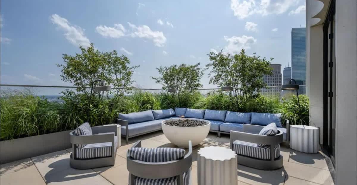 Apartment Back-bay Upscale Penthouse W Roof-top *
