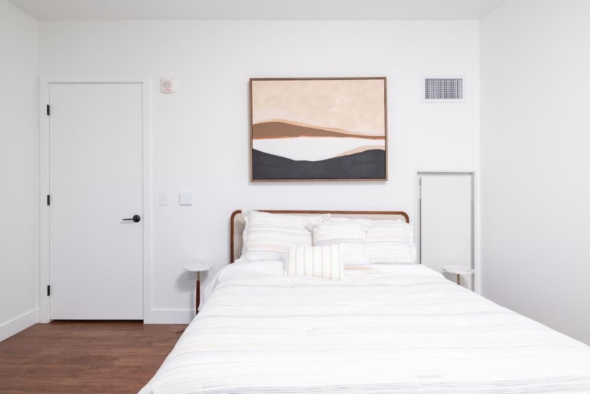 Apartment Back-bay Upscale Penthouse W Roof-top *