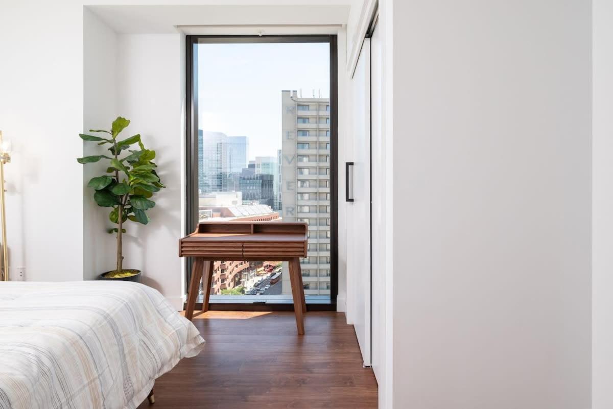 Back-bay Upscale Penthouse W Roof-top Apartment Boston