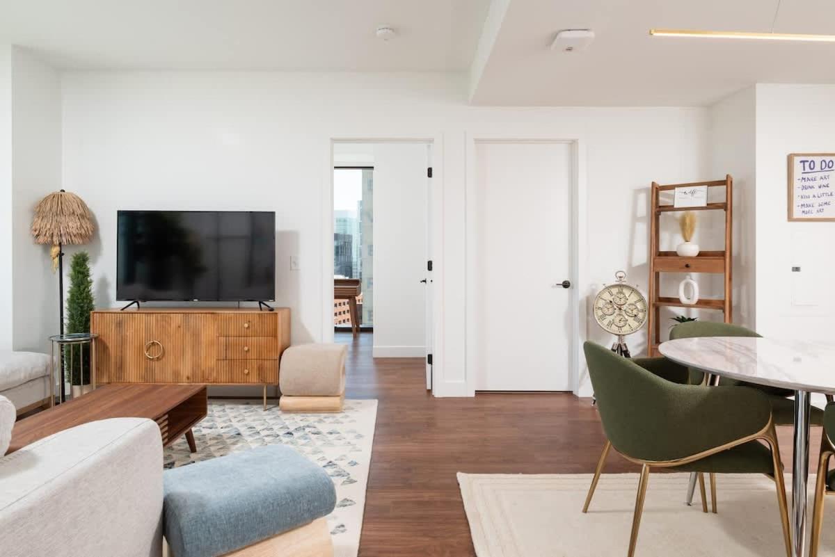 Back-bay Upscale Penthouse W Roof-top