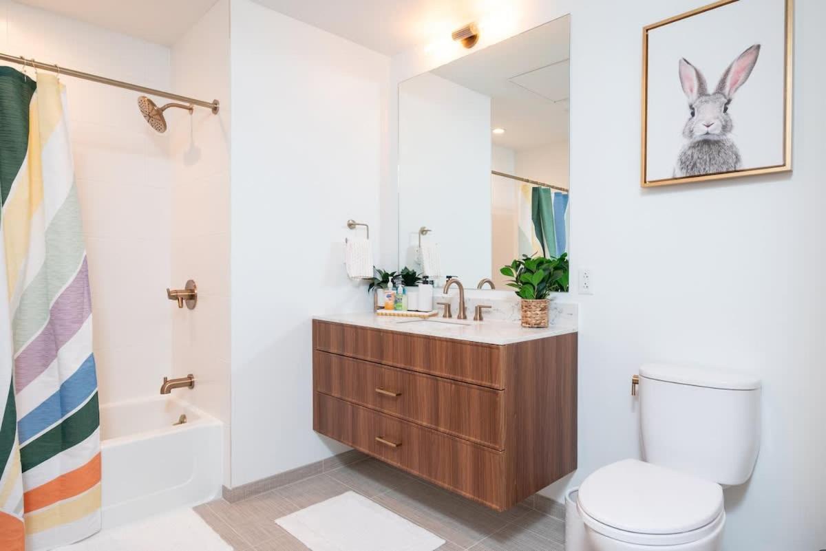 Back-bay Upscale Penthouse W Roof-top Apartment *