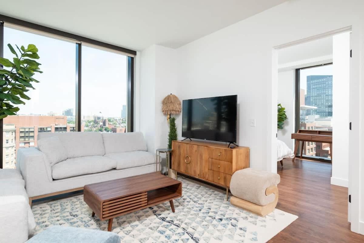 Apartment Back-bay Upscale Penthouse W Roof-top *