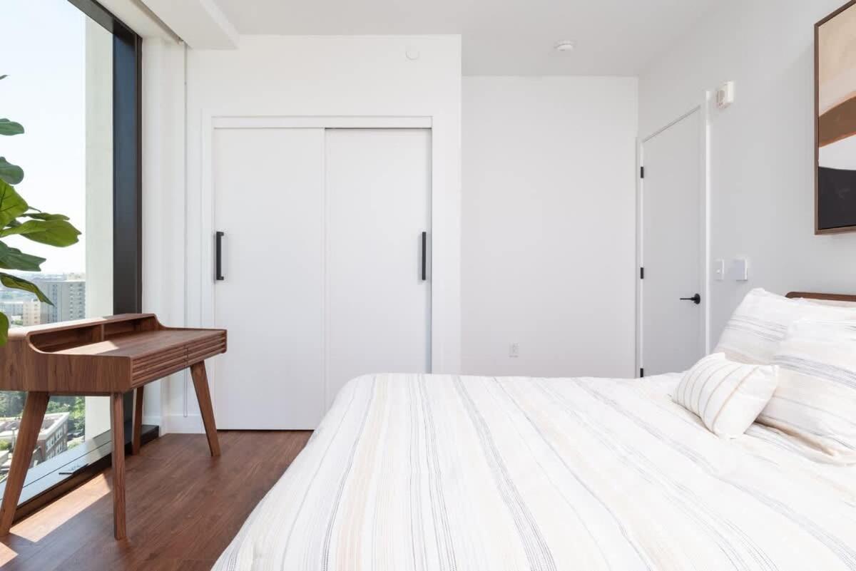 Back-bay Upscale Penthouse W Roof-top Apartment Boston