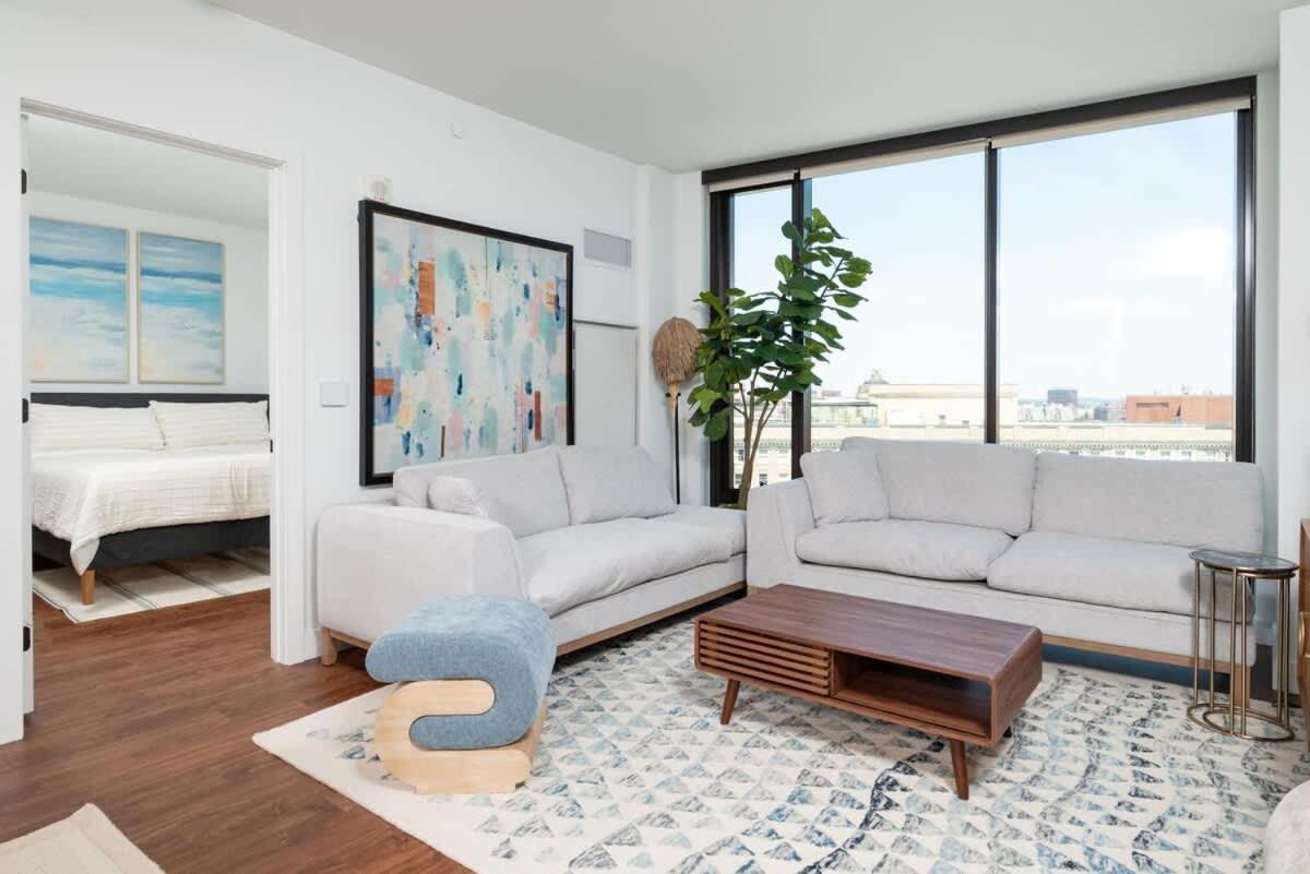 Apartment Back-bay Upscale Penthouse W Roof-top