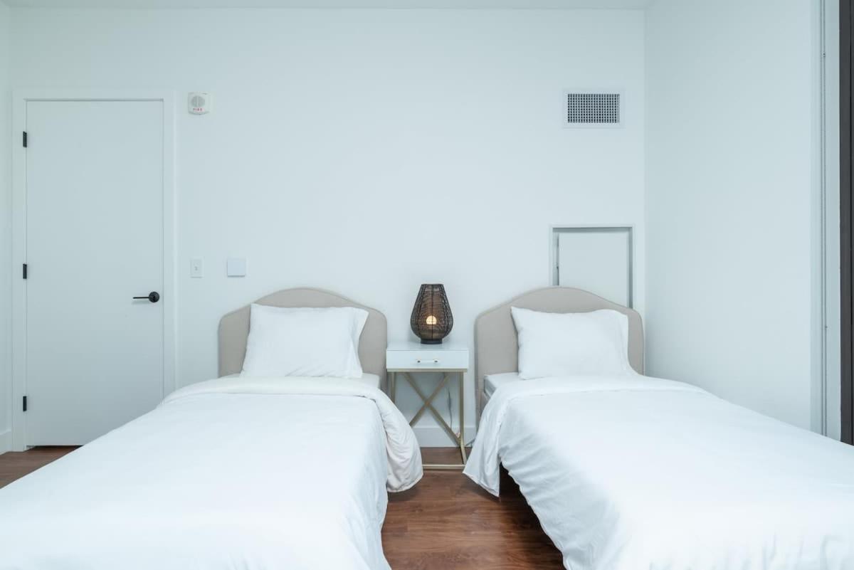 Back-bay 2br Penthouse W Roof And Gym Boston