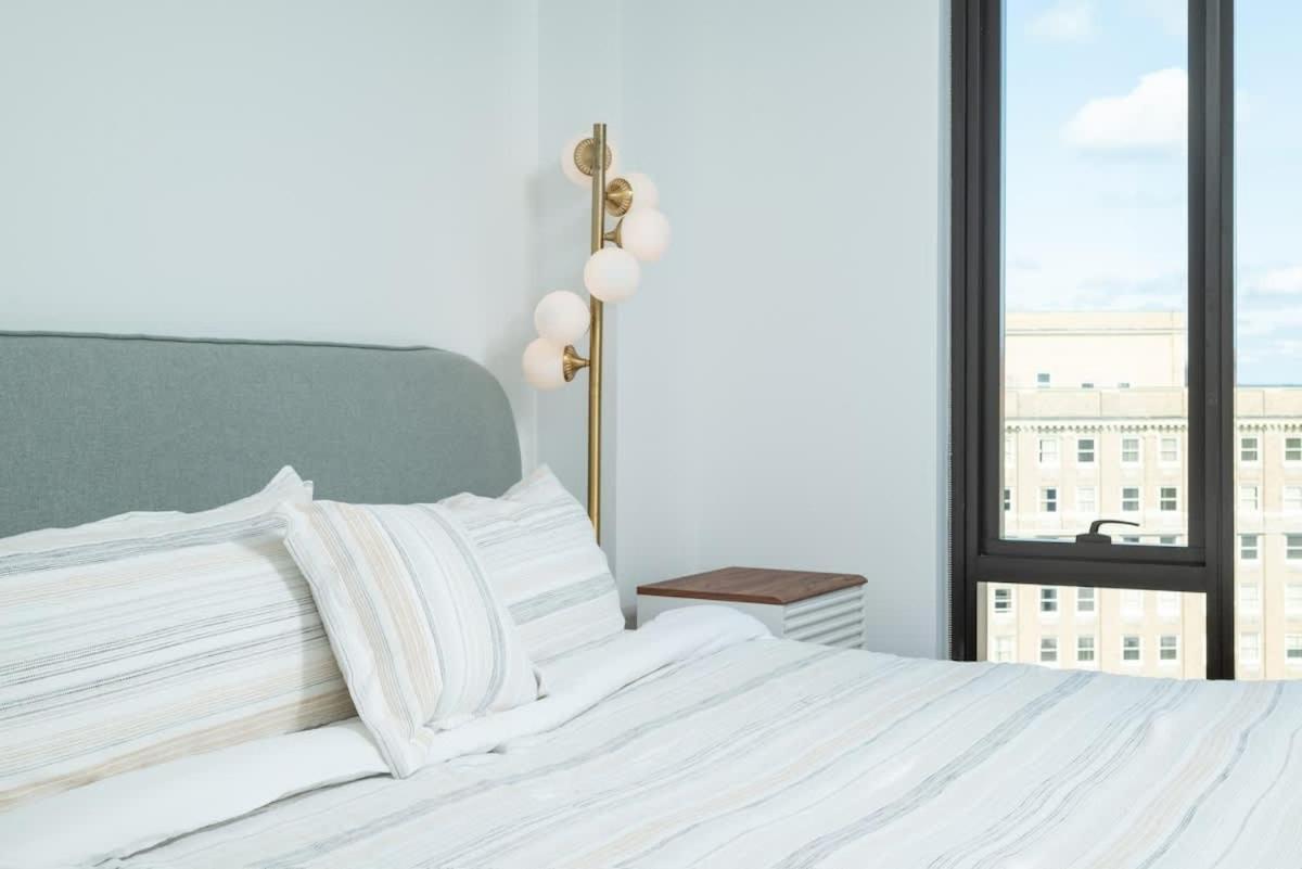 Apartment Back-bay 2br Penthouse W Roof And Gym Boston
