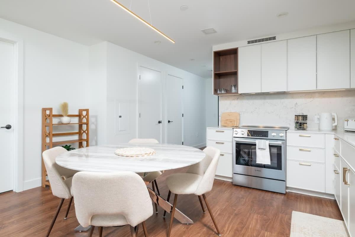 Back-bay 2br Penthouse W Roof And Gym Apartment Boston