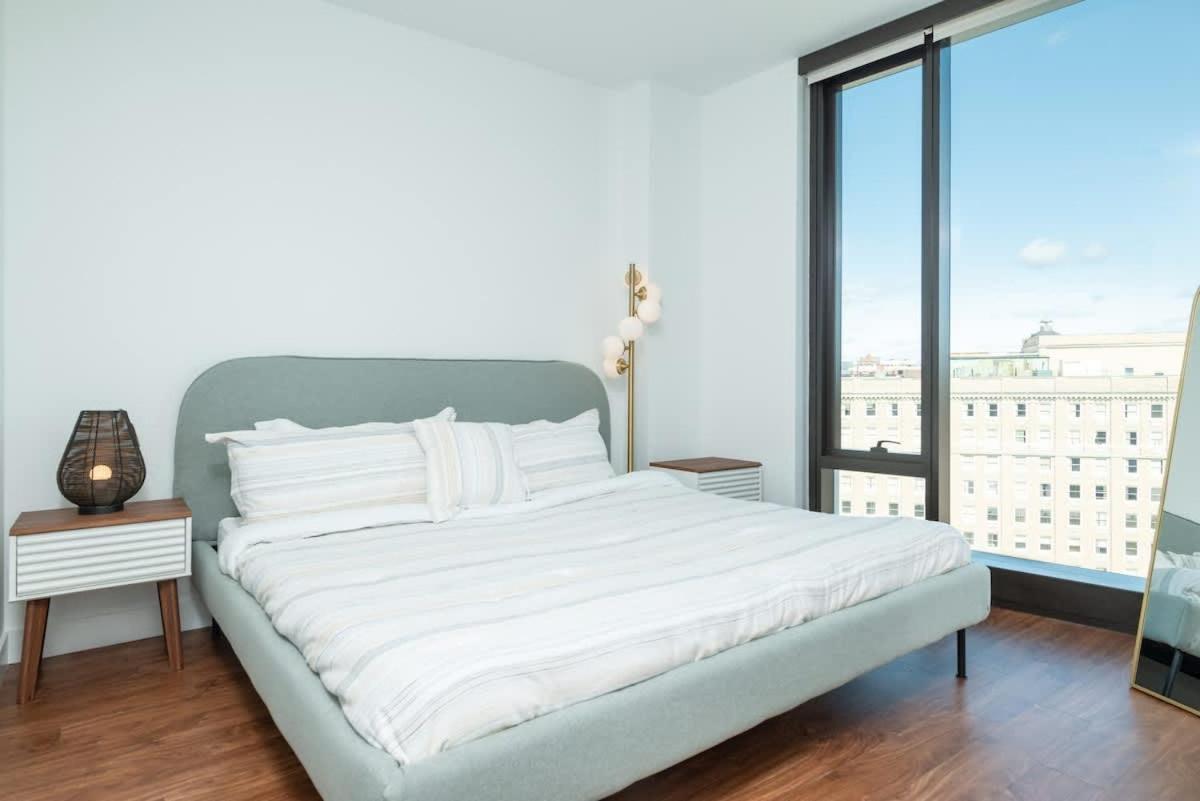 Back-bay 2br Penthouse W Roof And Gym *