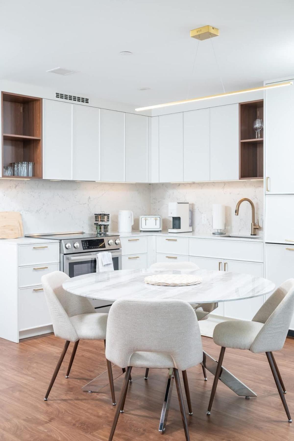 Apartment Back-bay 2br Penthouse W Roof And Gym *