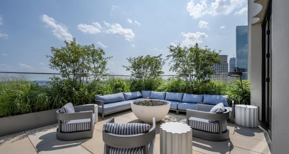 Back-bay Upscale Bos Common Downtown *