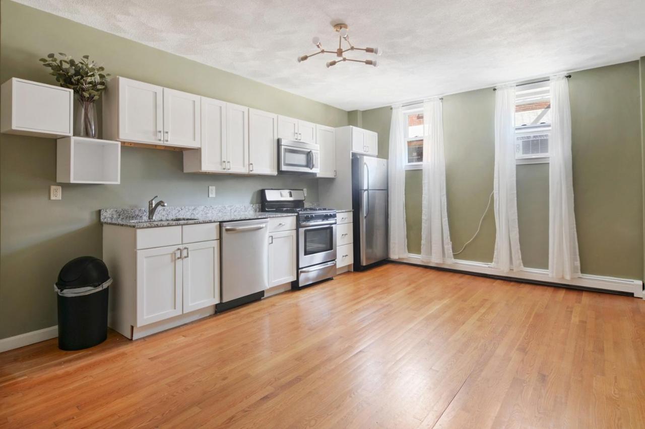 Classic 474 Apartment Boston
