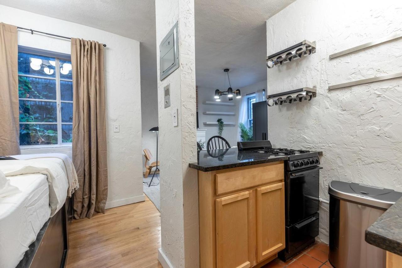 Functional 367 Apartment *