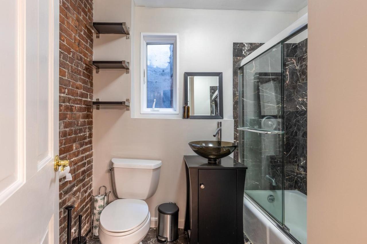 Functional 367 Apartment *