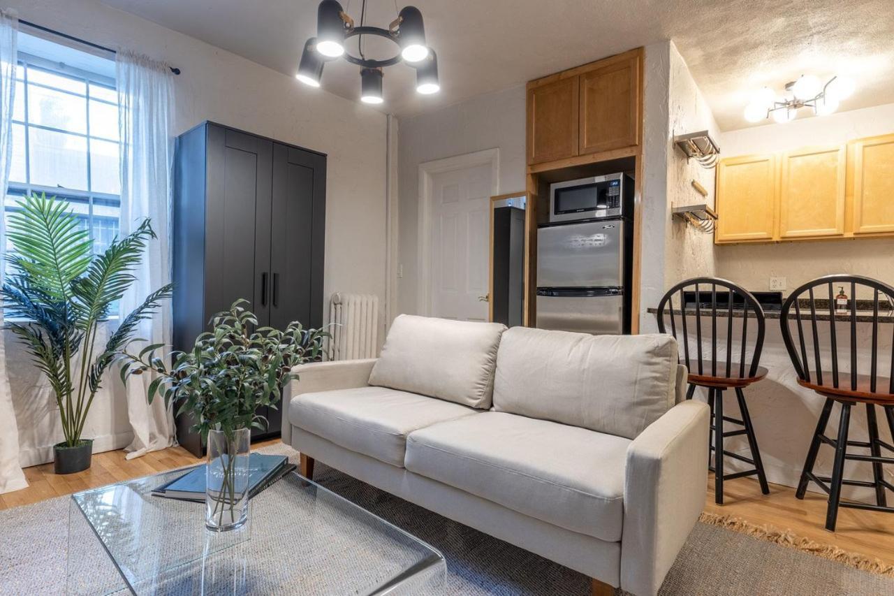 Functional 367 Apartment