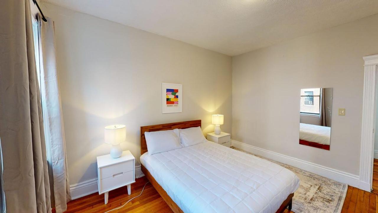 Modest 1337 Apartment