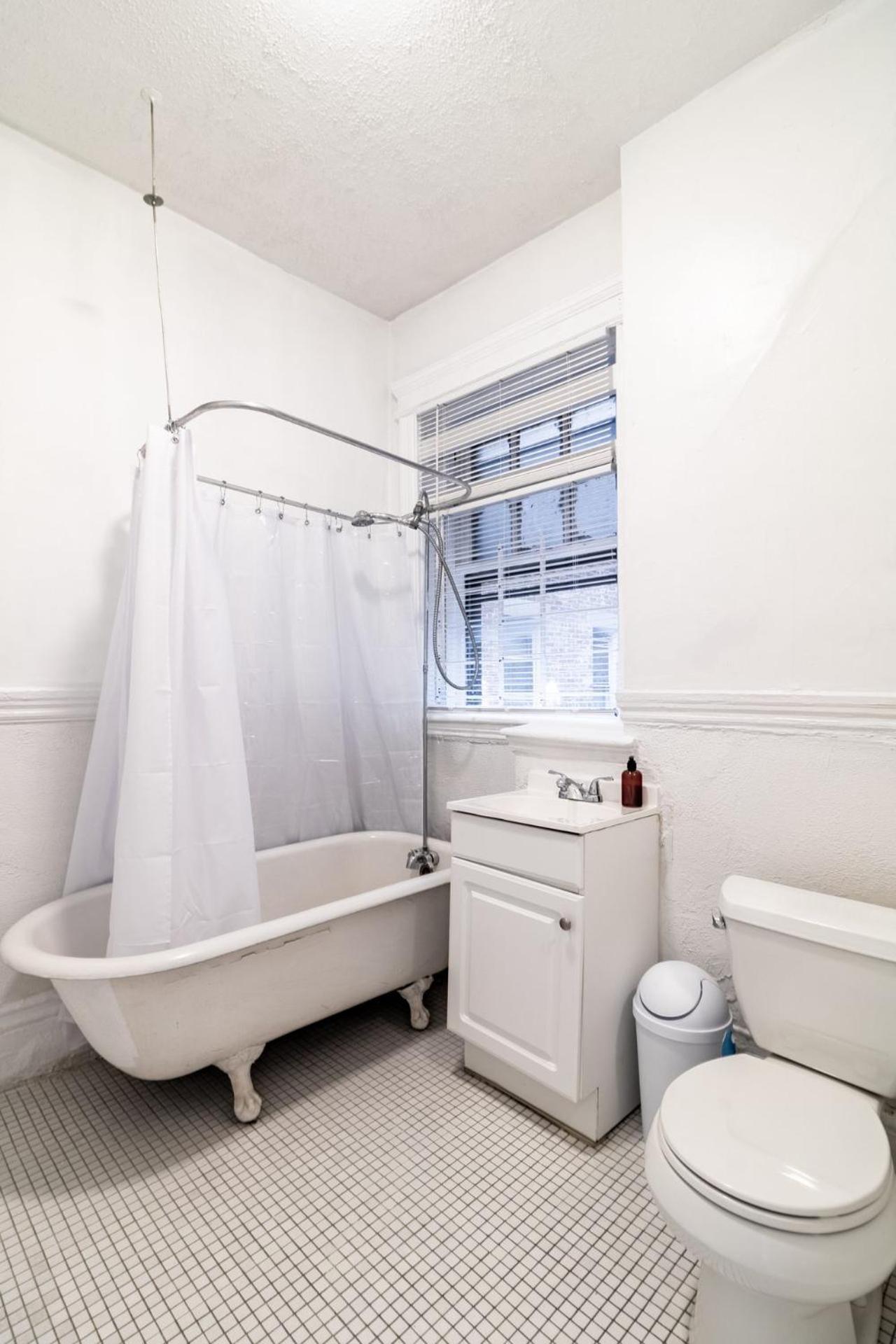 Apartment Modest 1337