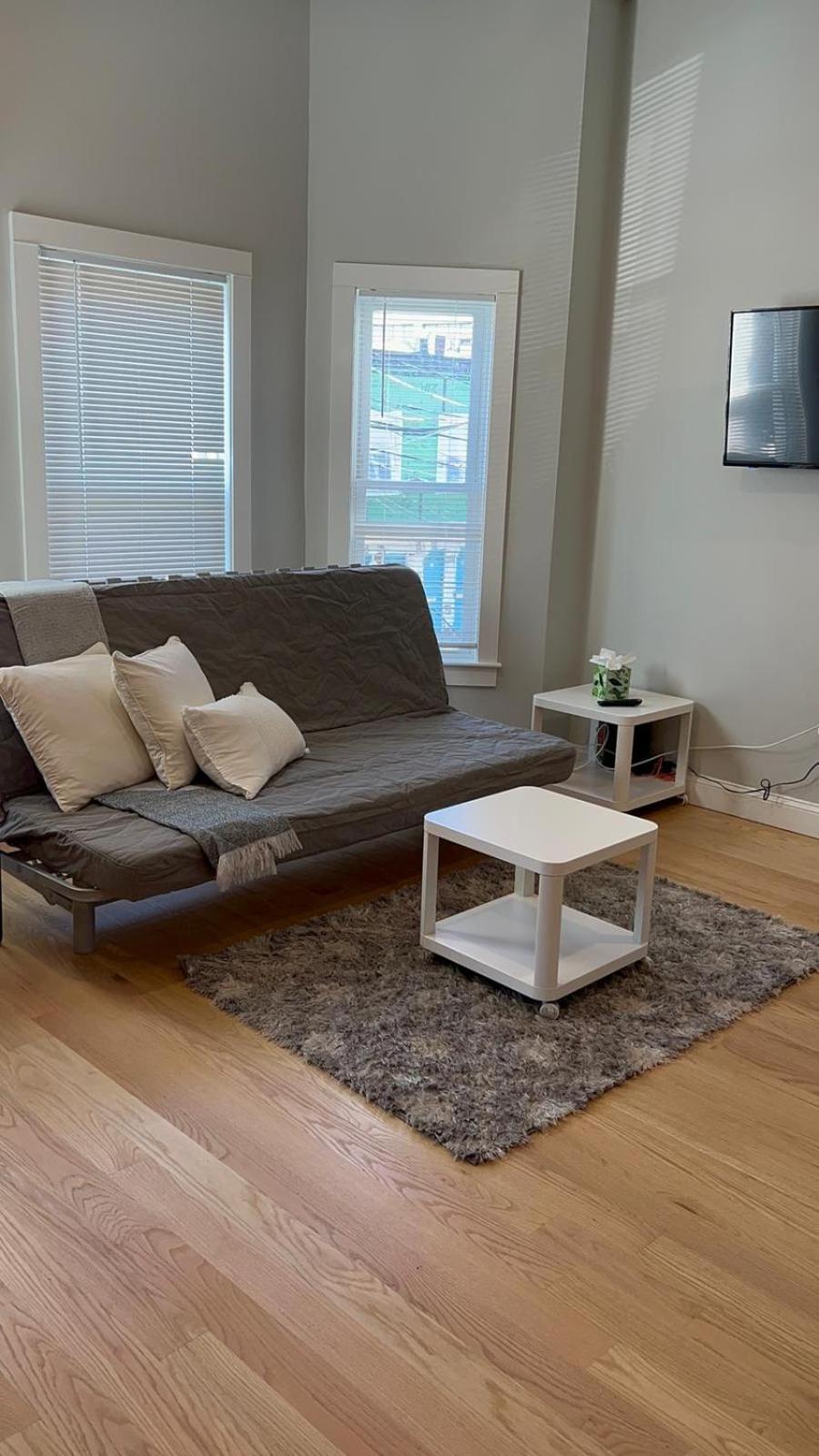 Apartment Renovated, 10 Min From The