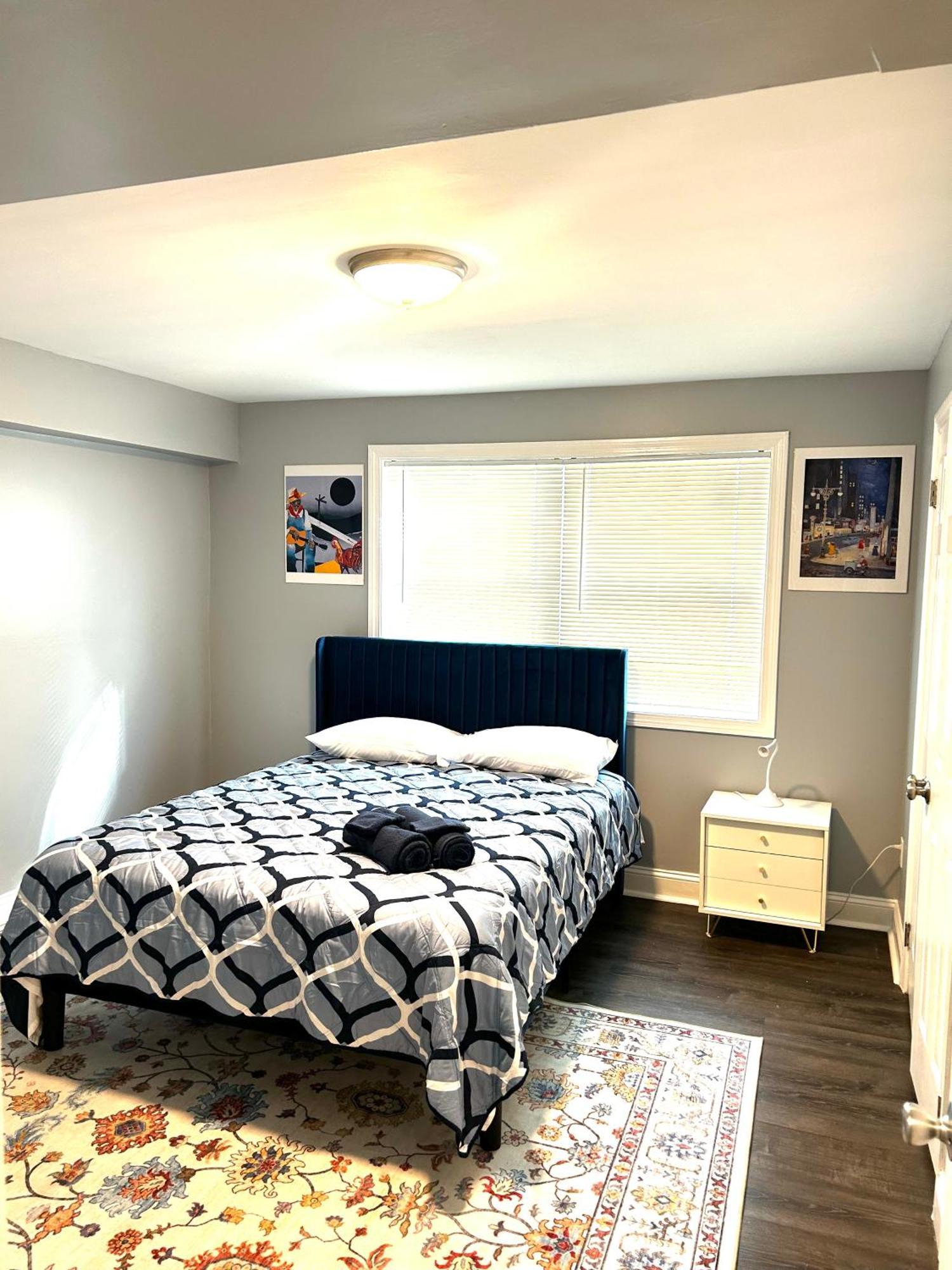 Apartment Cozy And Comfortable Away From *
