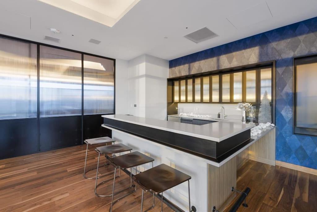 Apartment High-end 2br 2ba Unit In Seaport Boston