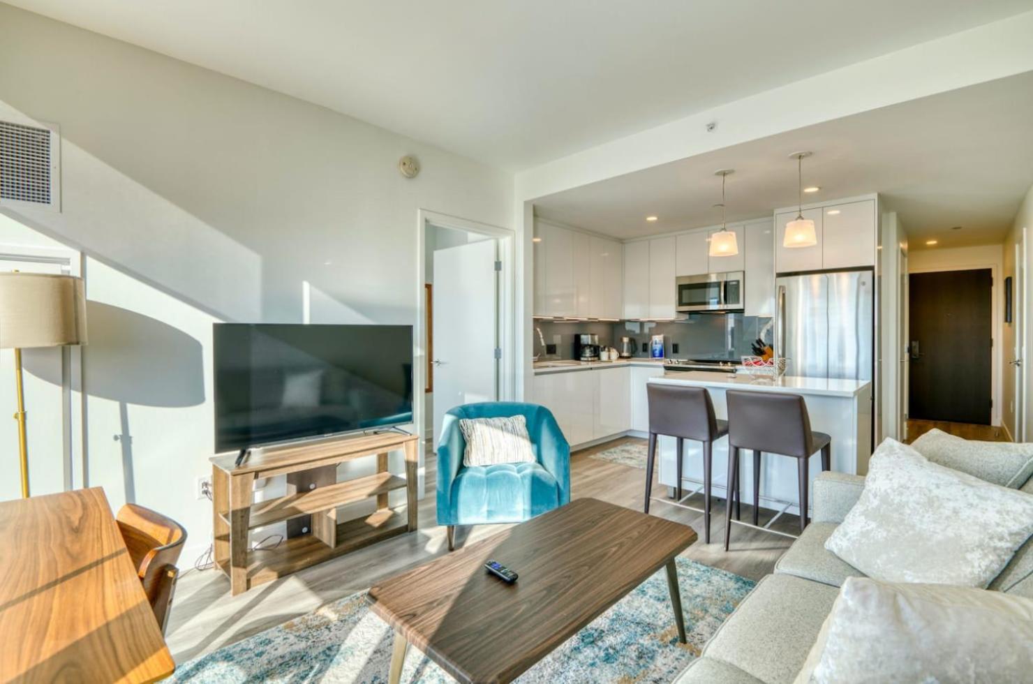 Stunning With Views - Hub-2309 Apartment *