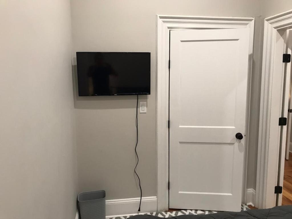 Homestay - - Near South - Jfk-umass Area *
