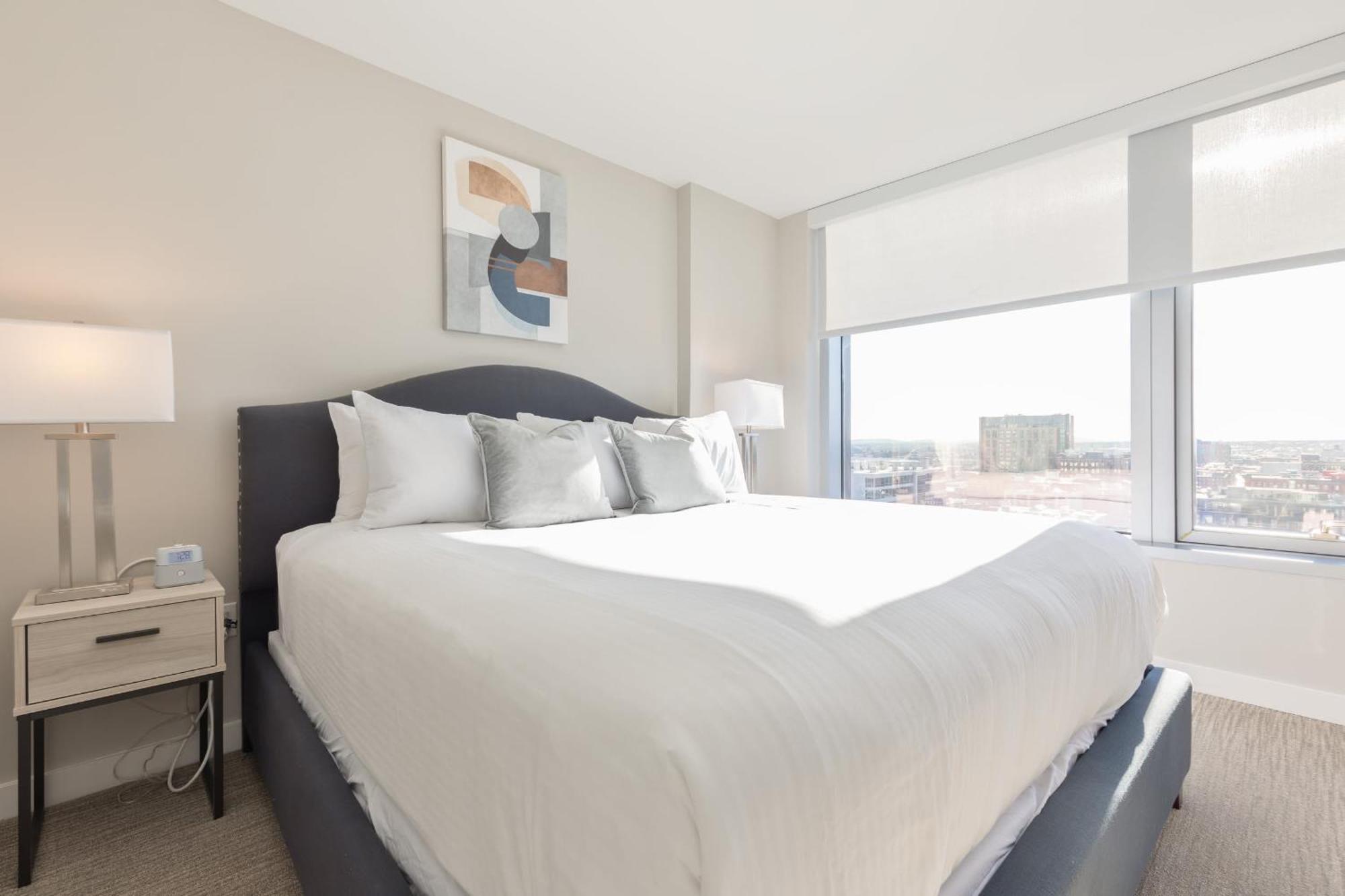 Luxury Downtown Seaport - Via-1205