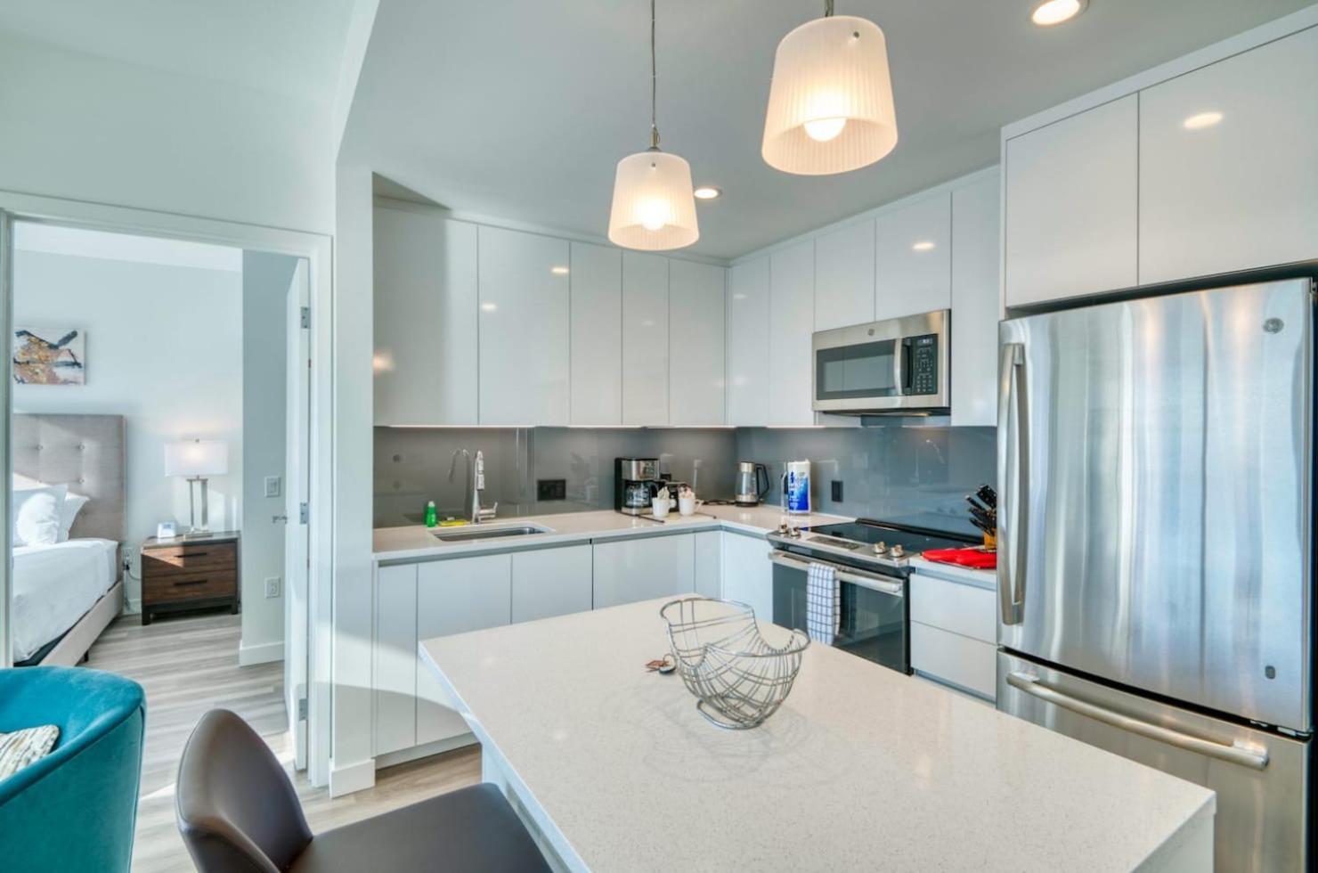 Apartment Stunning With Views - Hub-2309