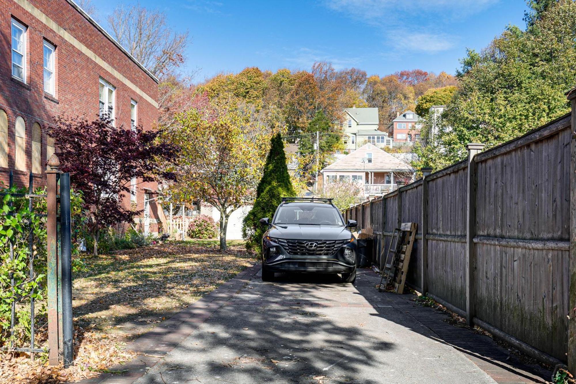 Walk To Constitution Mid-century Gem Apartment *
