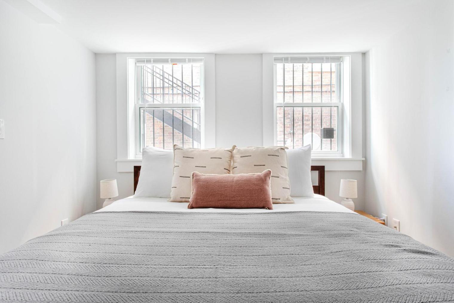 Brighton 2br W Wd By Restaurants Shops Bos-395