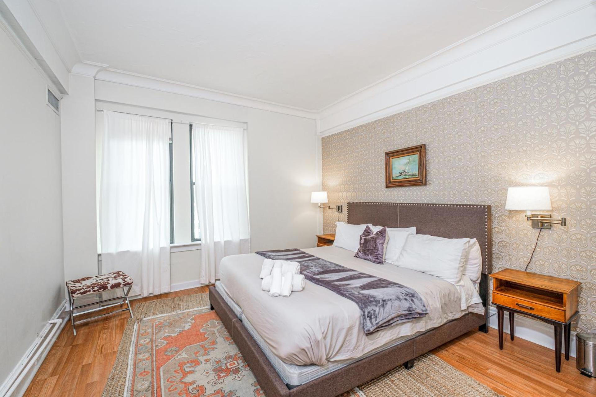 Furnished In Downtown Apartment