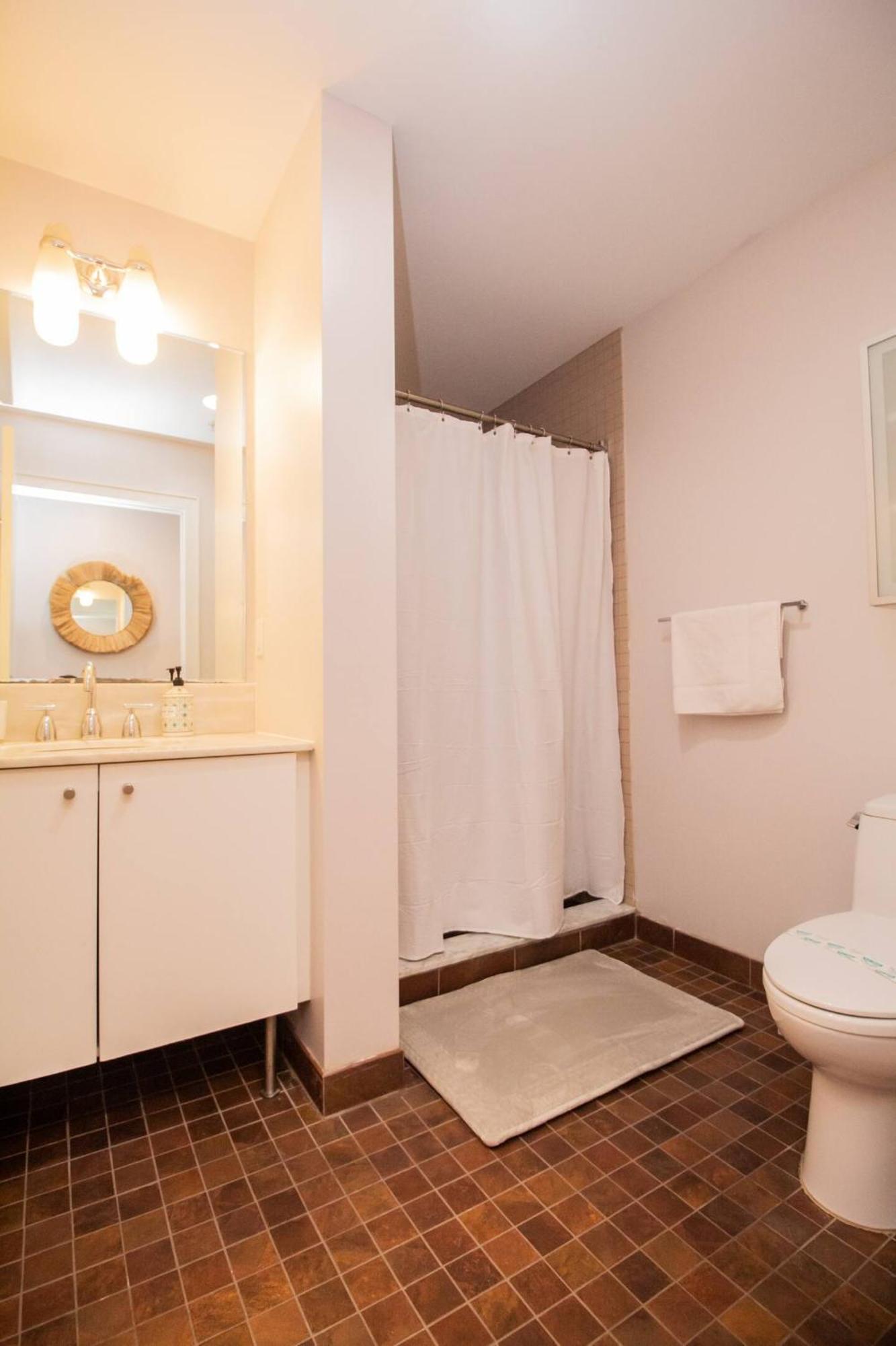 Apartment Luxury 2bed, 2bath, Near Bu, Hospitals, Fenway Boston