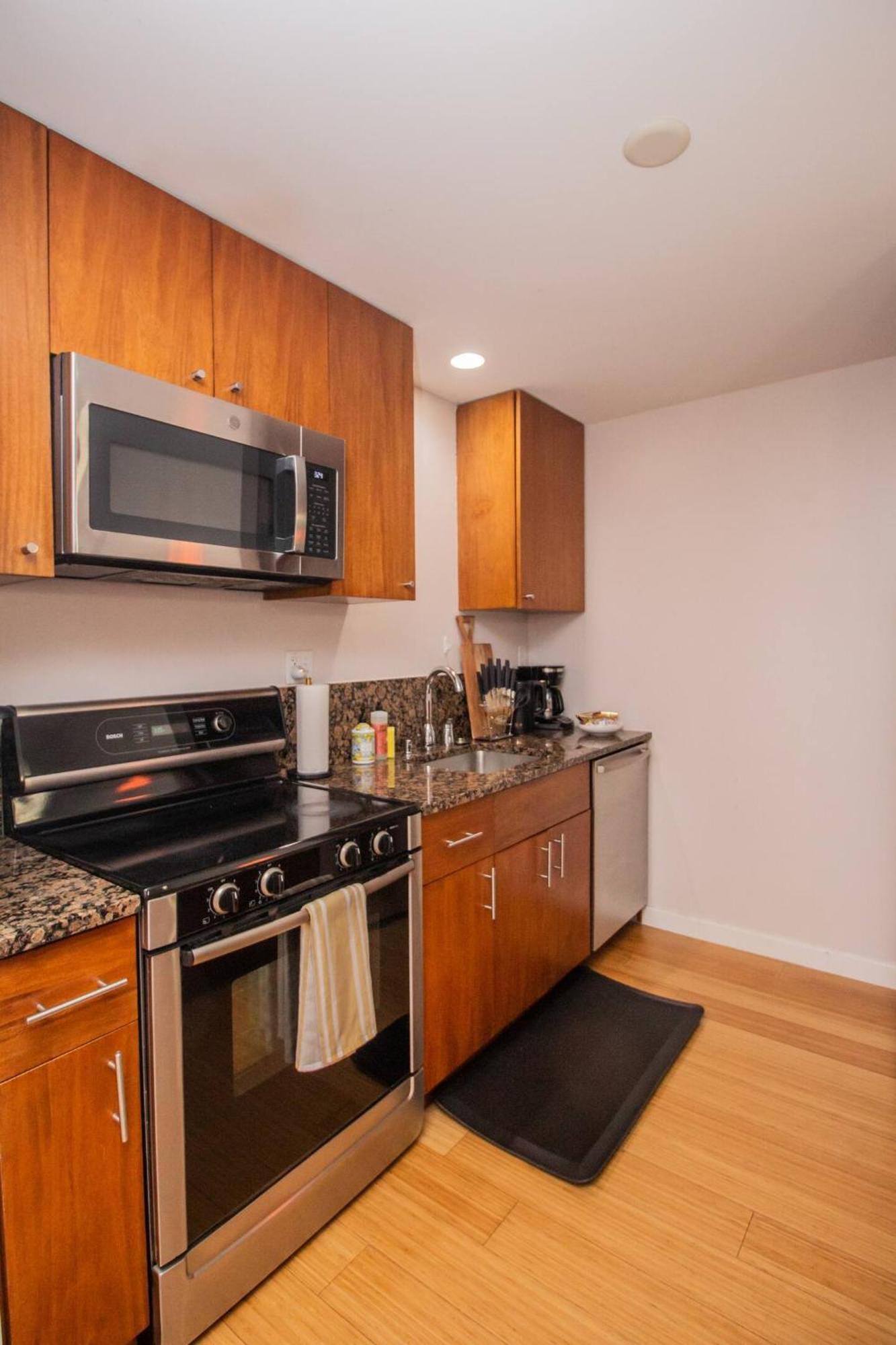 Luxury 2bed, 2bath, Near Bu, Hospitals, Fenway Apartment Boston