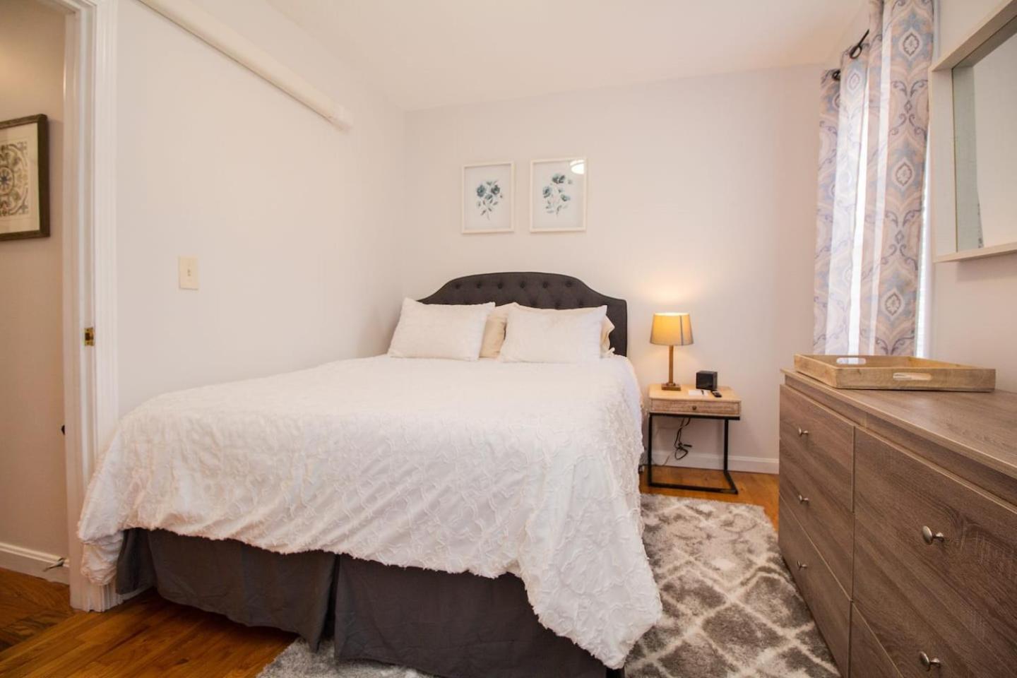 Modern,02 Mile To Northeastern, In Unit Laundry * Boston