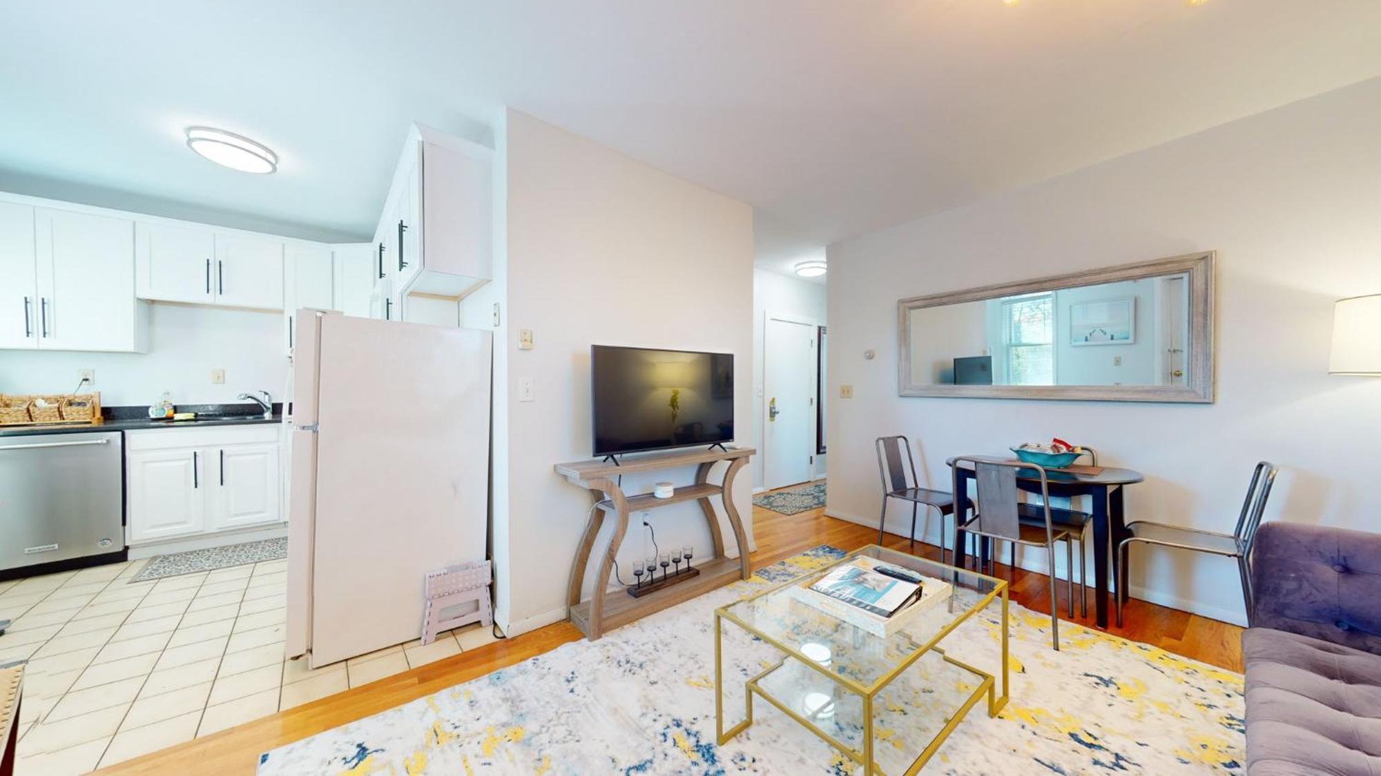 Chic 2br With Modern Comforts * Boston