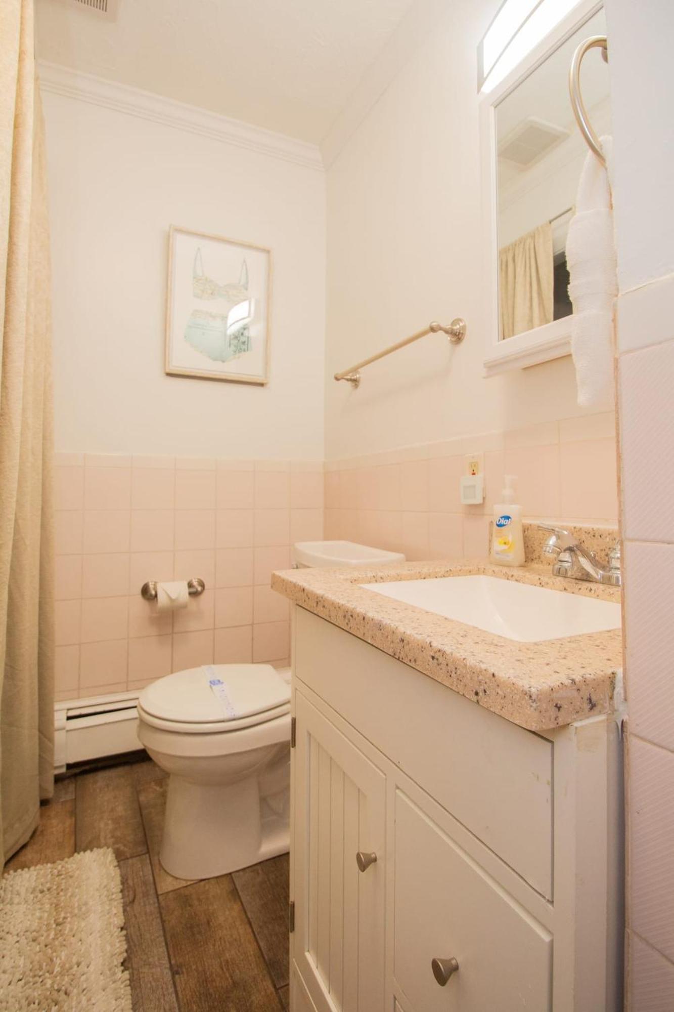 Modern,02 Mile To Northeastern, In Unit Laundry Apartment *