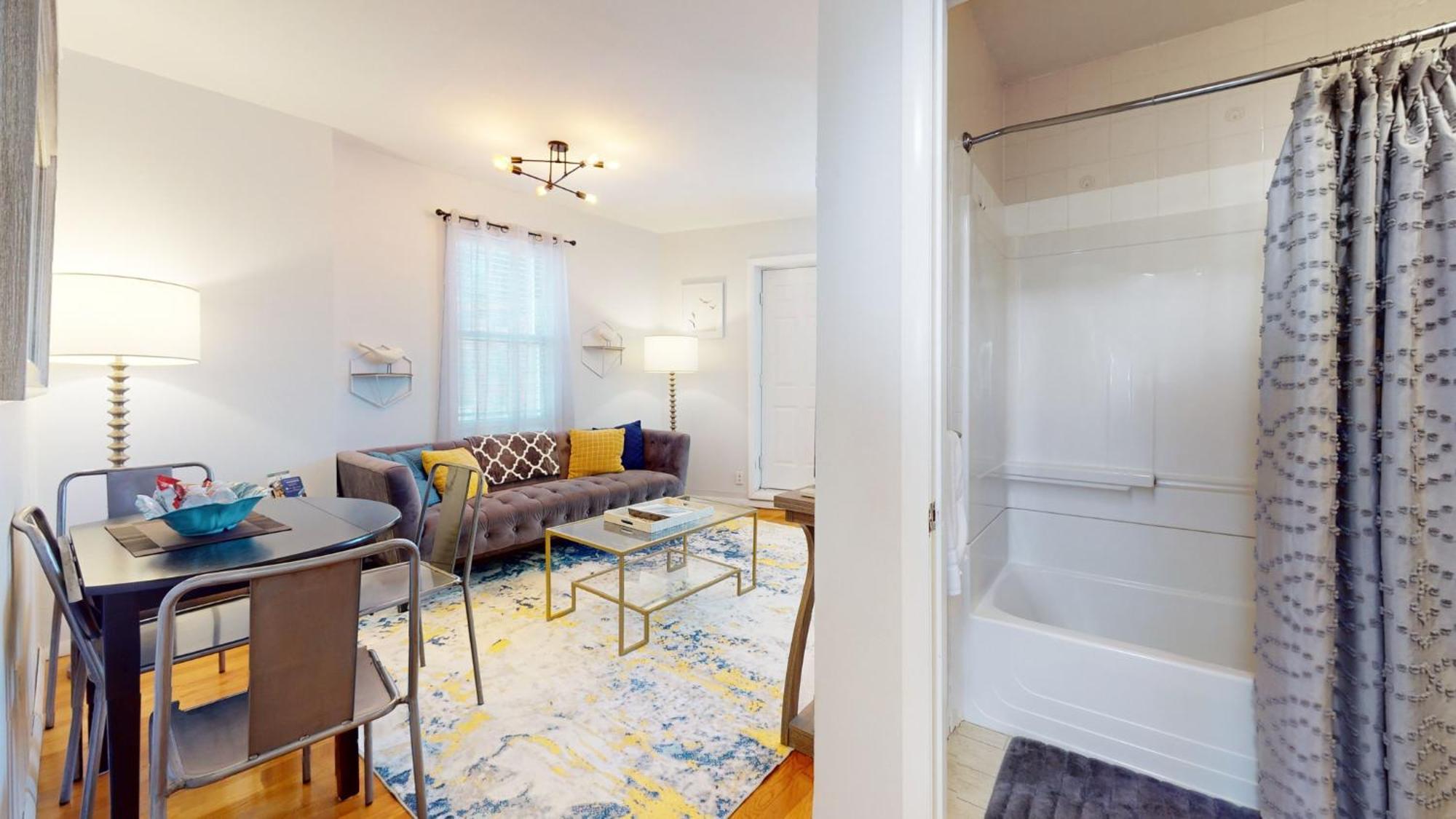 Chic 2br With Modern Comforts *