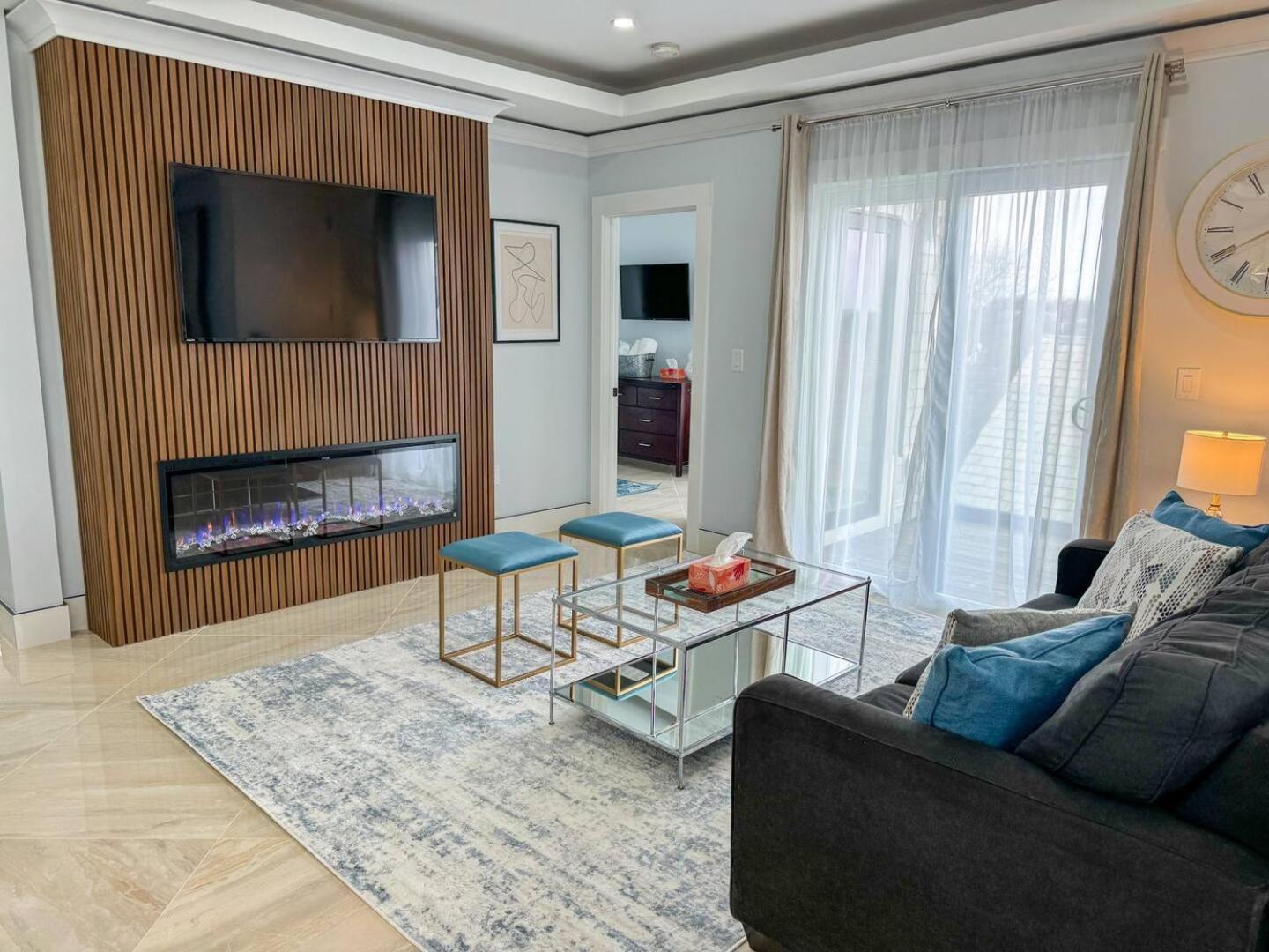 Renovated 3b, 2ba, Skyline View, Laundry, Cen Air *