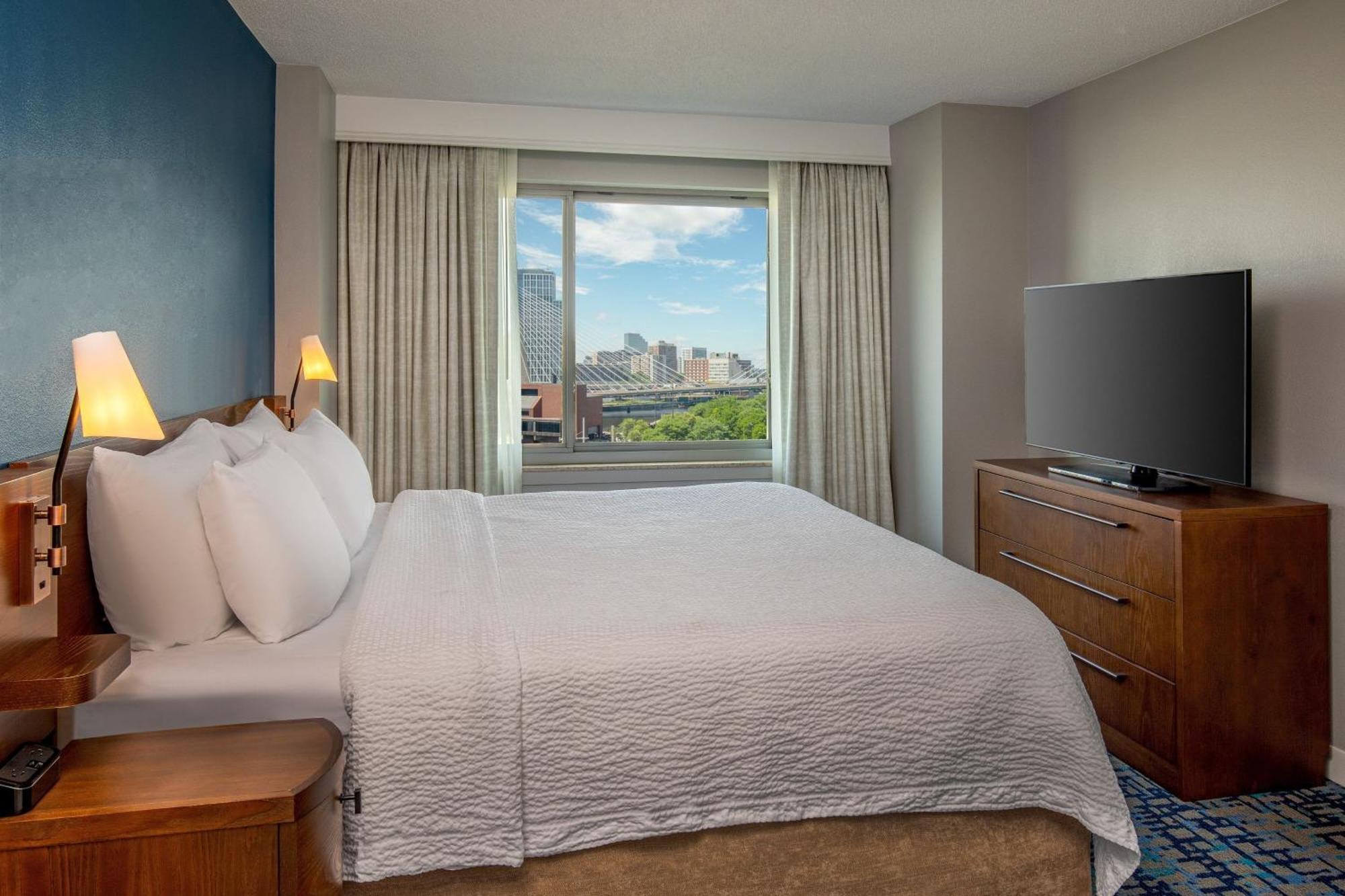 By Marriott Harbor On Tudor Wharf
