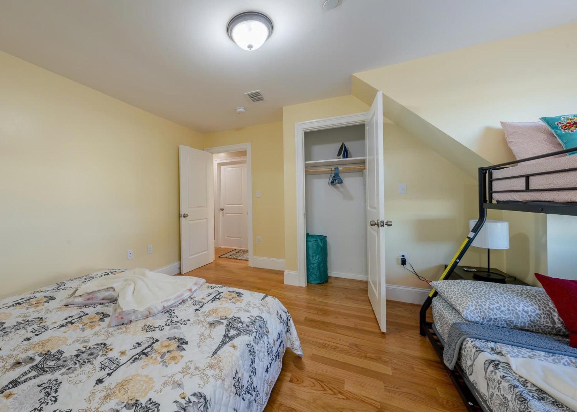 233-3 New! Family Escape -space & Serenity * Boston