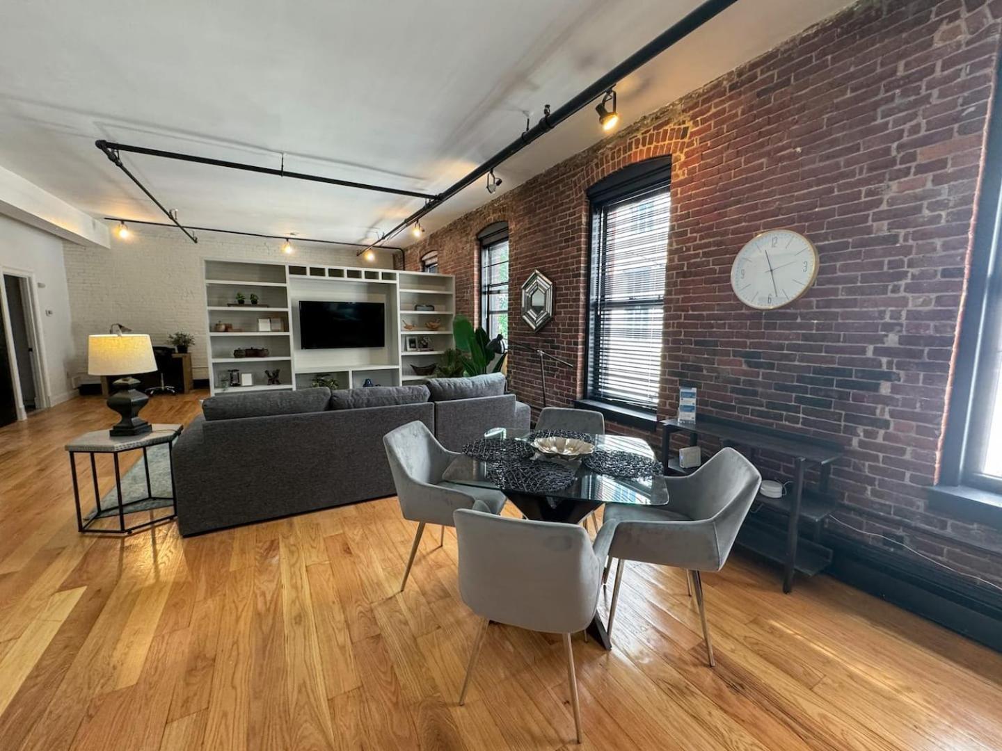 Apartment Massive Bright Back Bay Boston