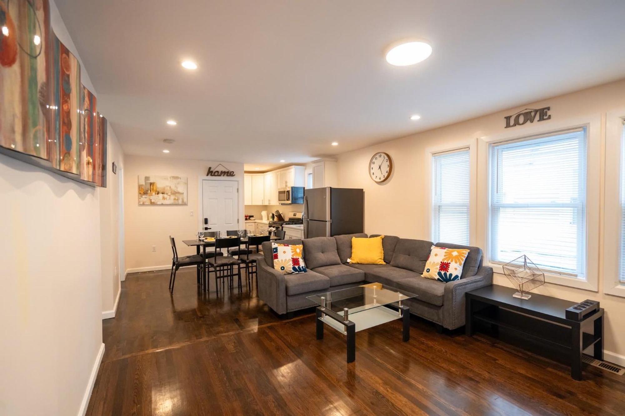 30-1 New! Full Comfort - Spacious 1St-Floor Apt Apartment *