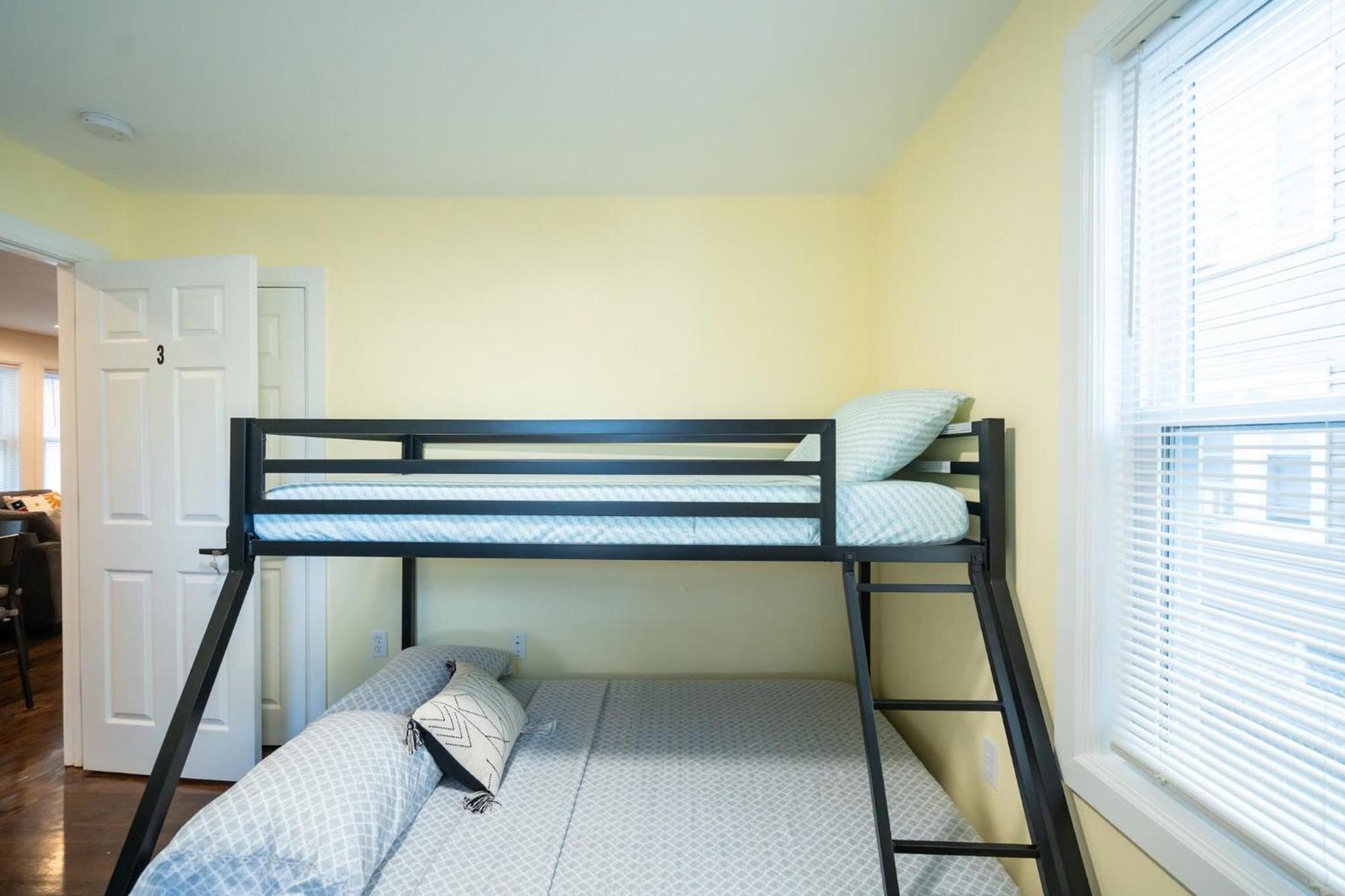 30-1 New! Full Comfort - Spacious 1St-Floor Apt Apartment *