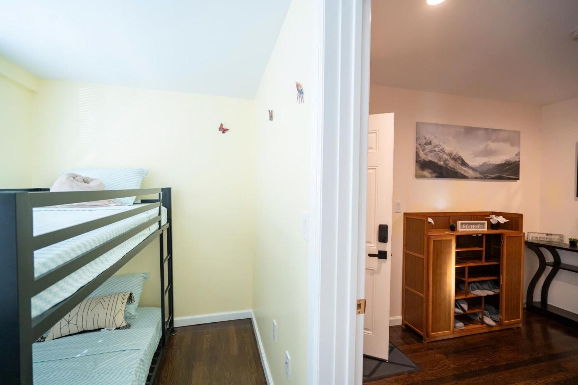 30-1 New! Full Comfort - Spacious 1St-Floor Apt Apartment