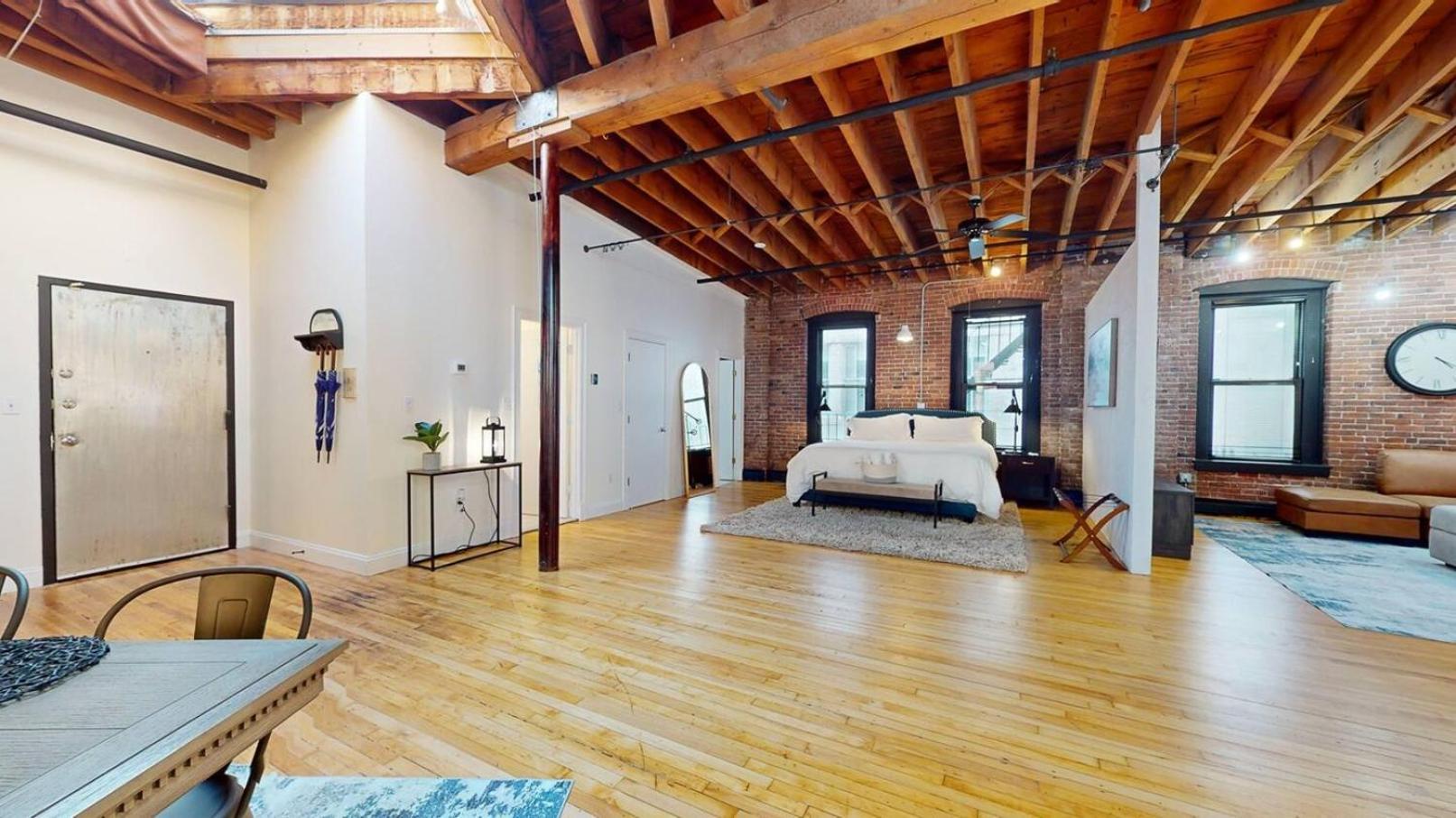 Apartment Destiny Lofts' Copley