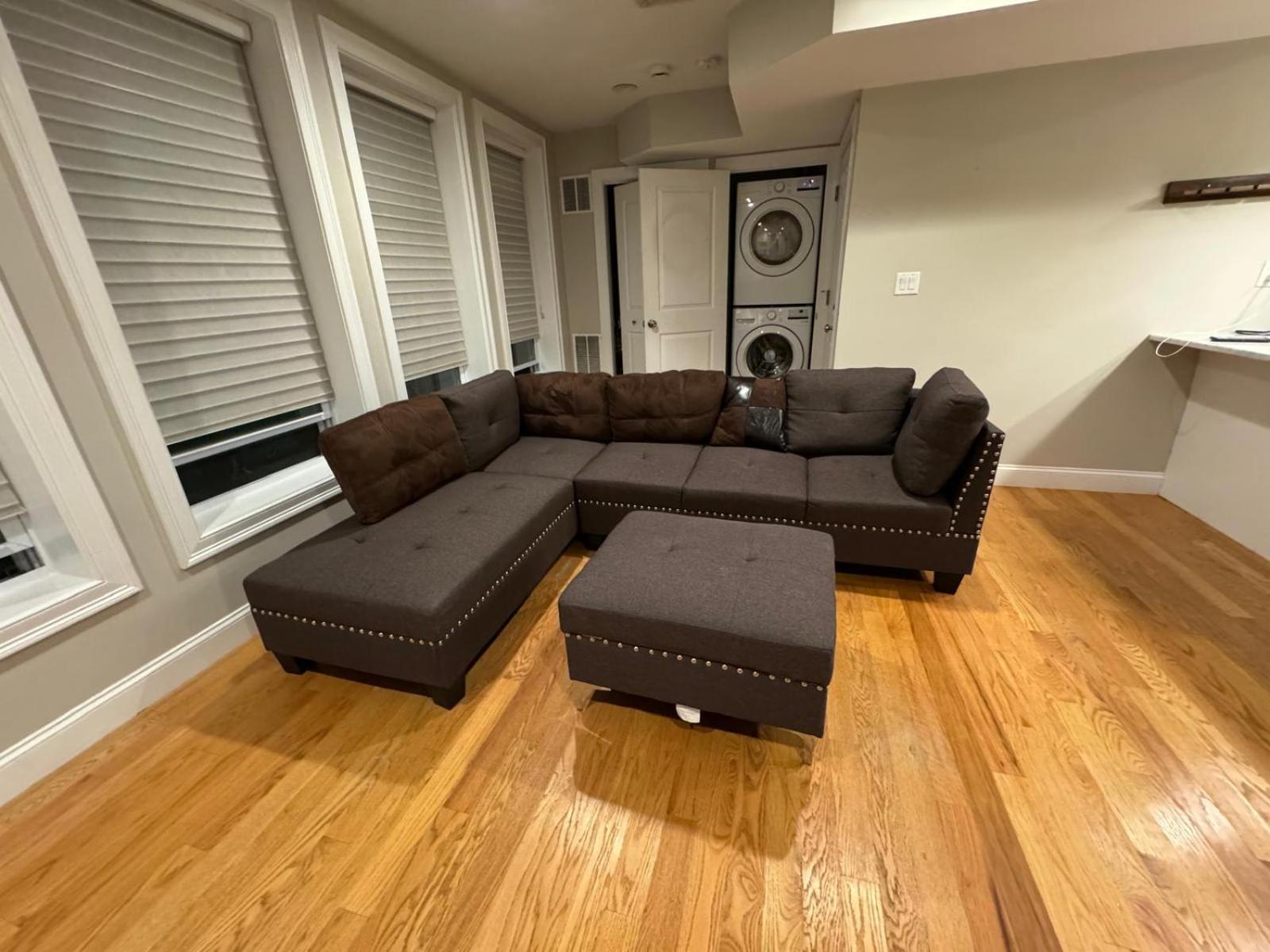 Apartment Ultra Convenient Luxury In South With Private Parking Garage