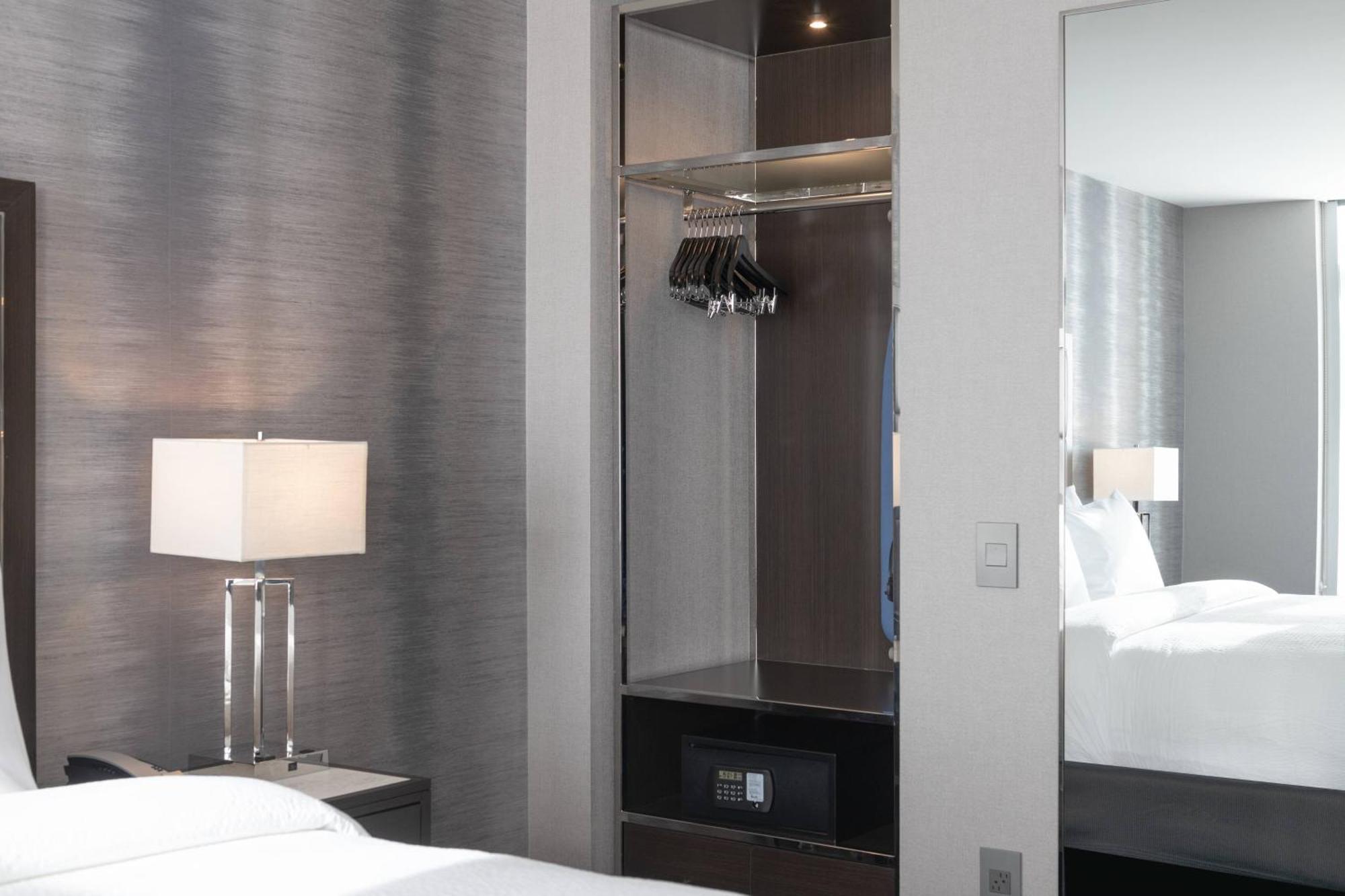 Downtown/south End Hotel 3*