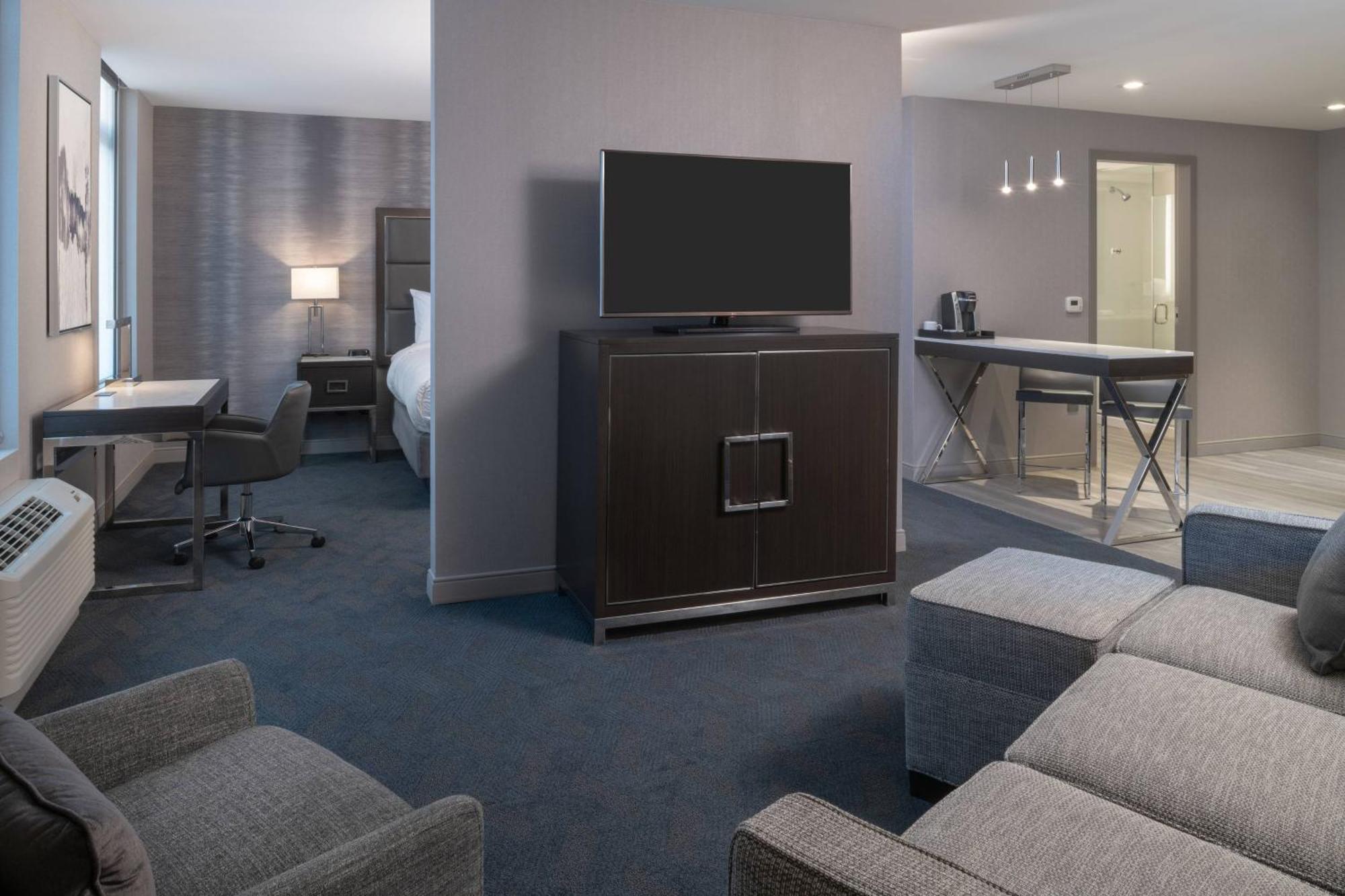 Downtown/south End 3* Boston