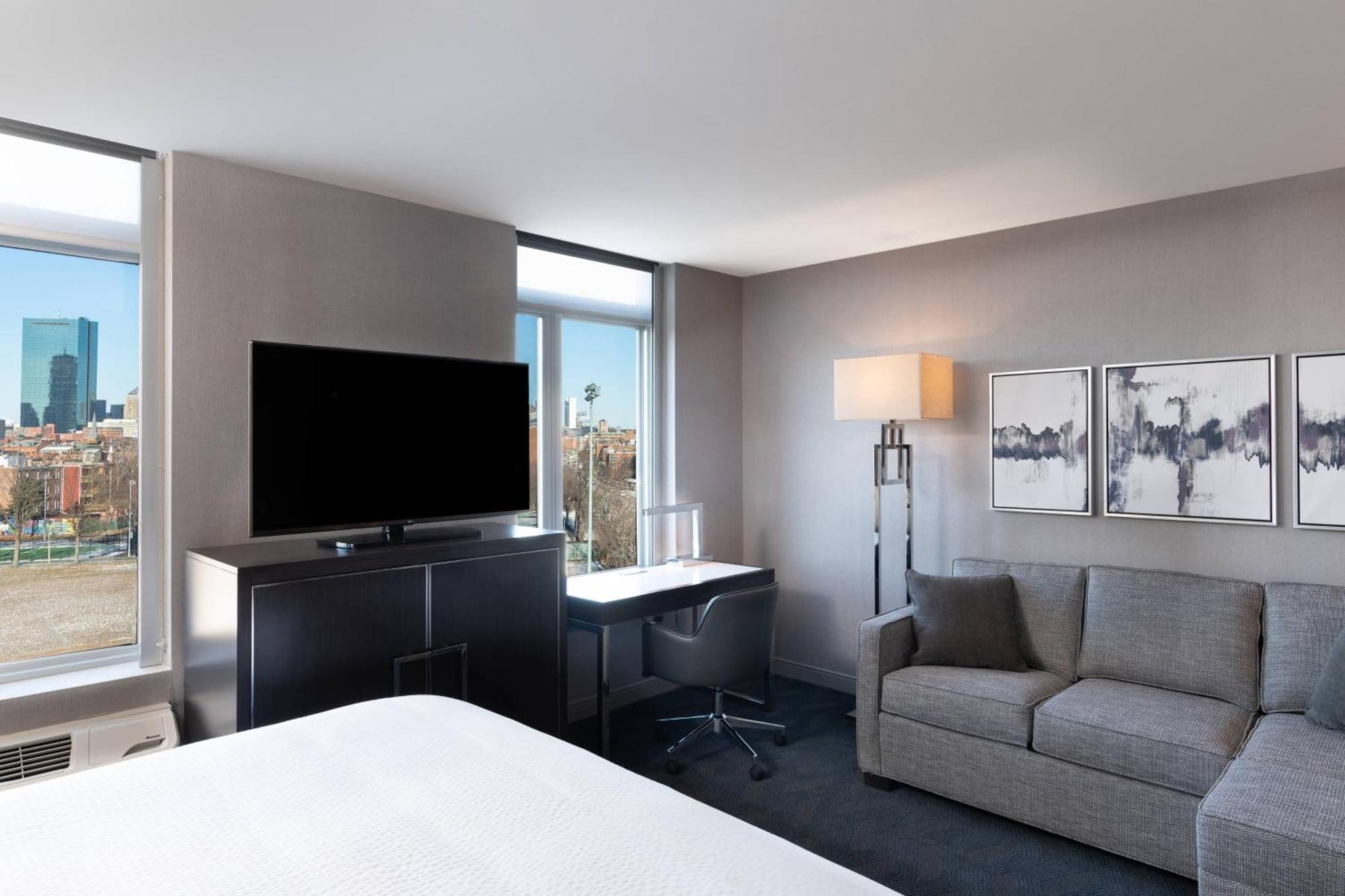 Downtown/south End Hotel 3*