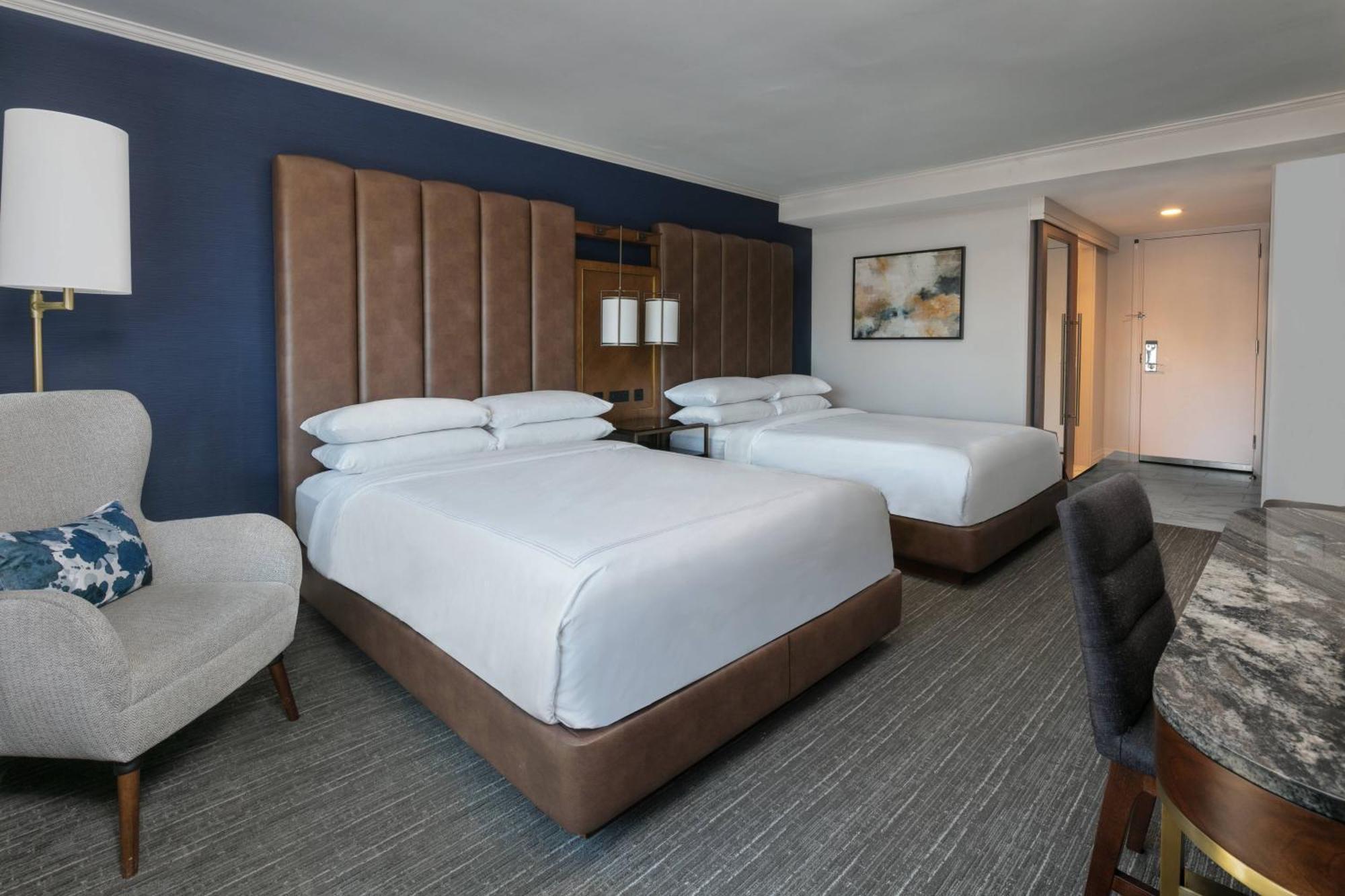 Marriott Long Wharf Hotel 4*